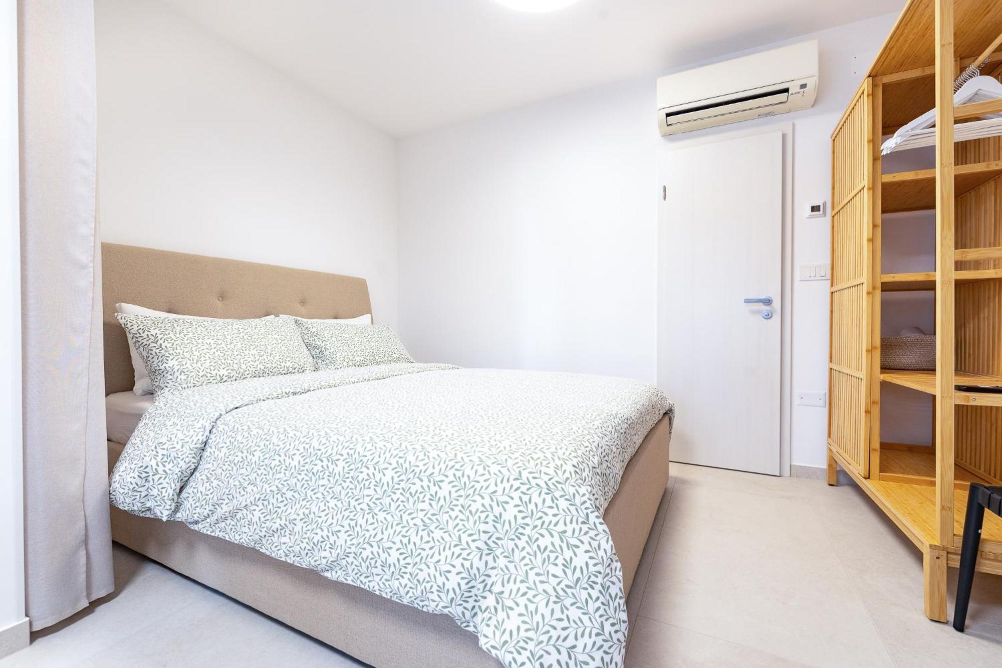 Isolana Apartment Изола Екстериор снимка