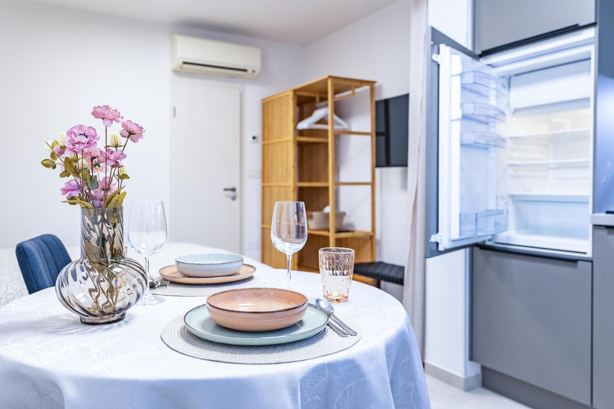 Isolana Apartment Изола Екстериор снимка