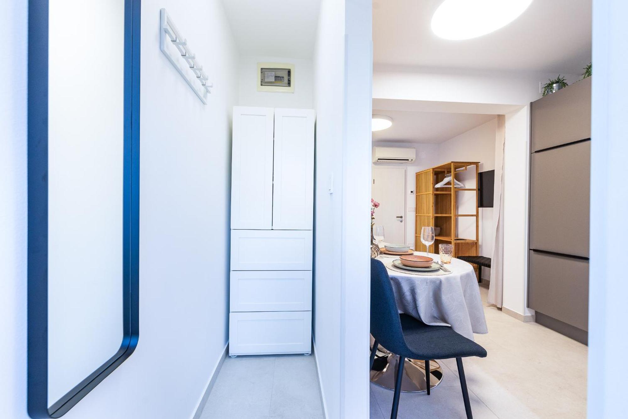 Isolana Apartment Изола Екстериор снимка